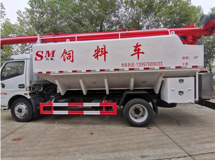 散裝飼料運(yùn)輸車(chē)備受客戶(hù)喜愛(ài)的原因？