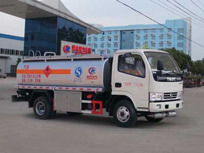 5方東風(fēng)小多利卡加油車